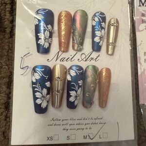 Floral‎ Press on Nails Medium Length Blue Gold Nail Art